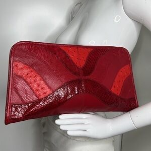 Stegio for Trotting Red Snakeskin Ostrich Snap Closure Large Clutch Bag